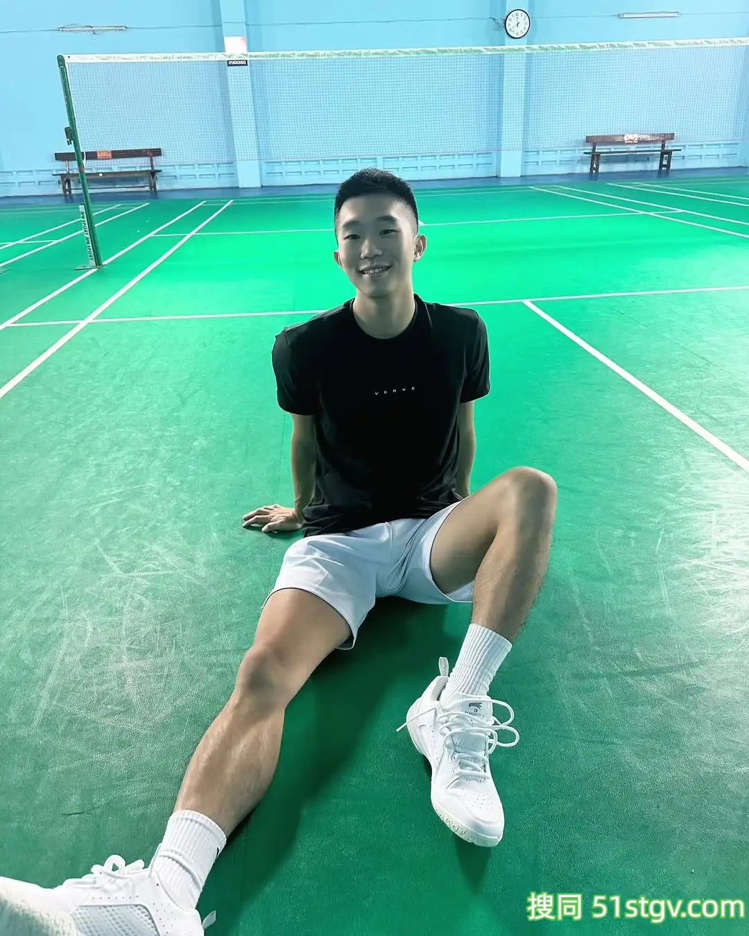 憨憨的阳光爱笑的男孩子 - 51虹马