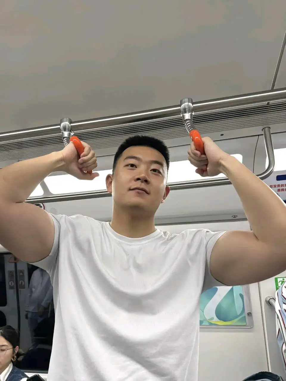 地铁遇到壮壮帅帅的小哥哥-51虹马