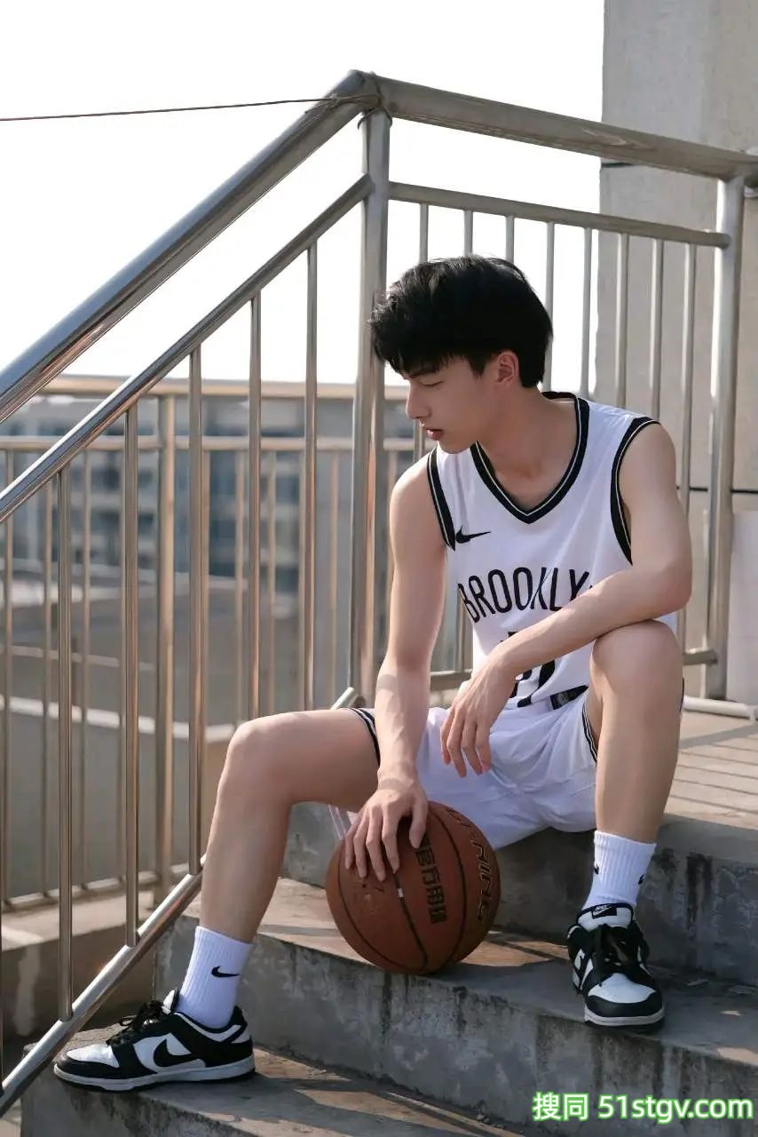 青纯帅气男大，小昊同学 - 51虹马