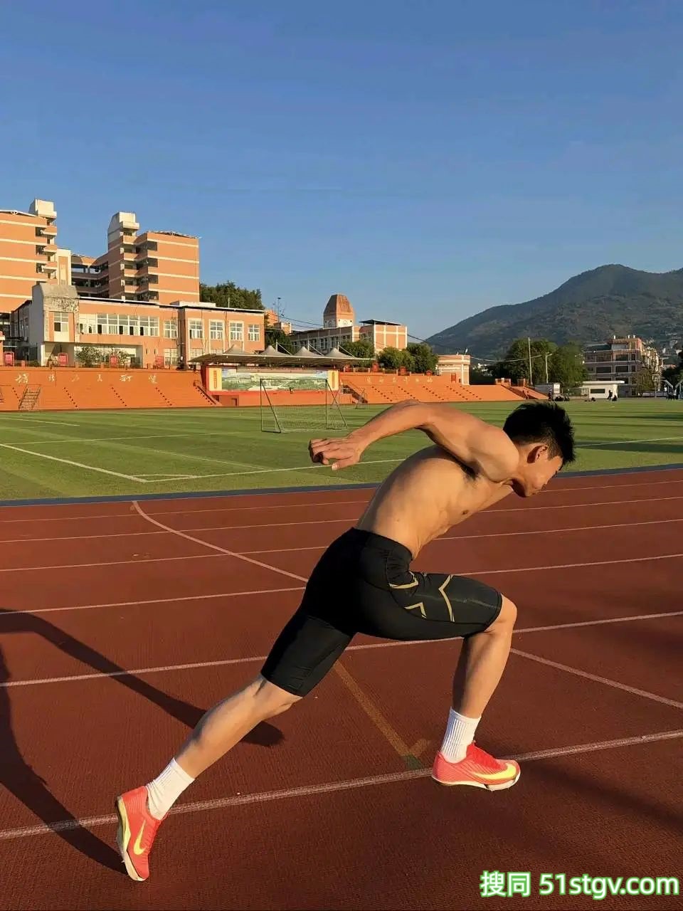 体育生的训练日常 - 51虹马