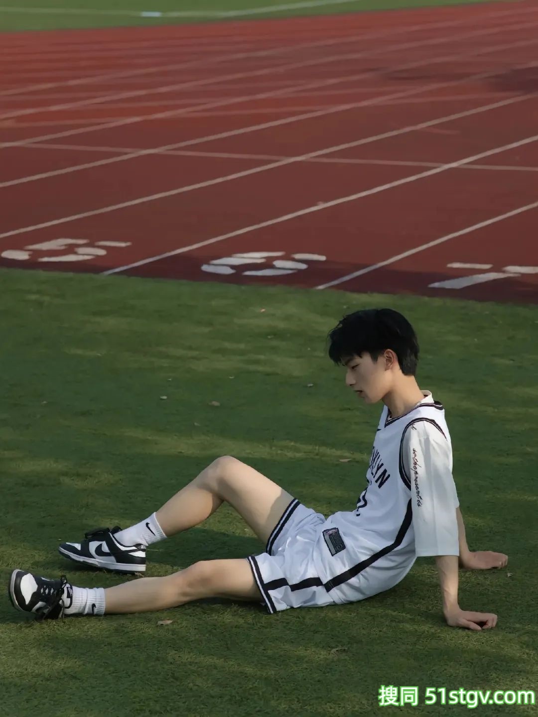 青纯帅气男大，小昊同学 - 51虹马