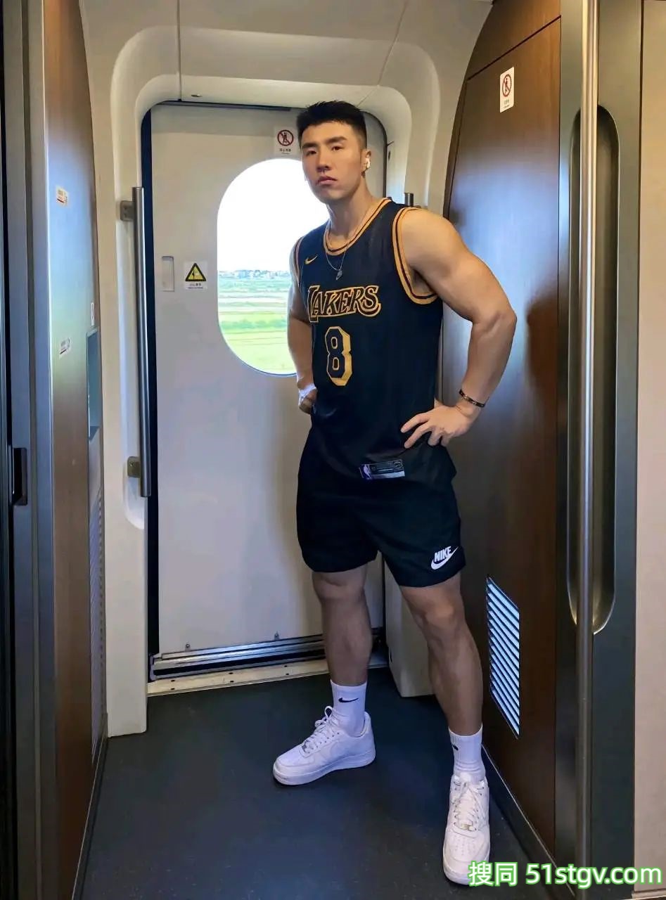 帅哥图集｜壮实的大哥哥，健身身材棒 - 51虹马