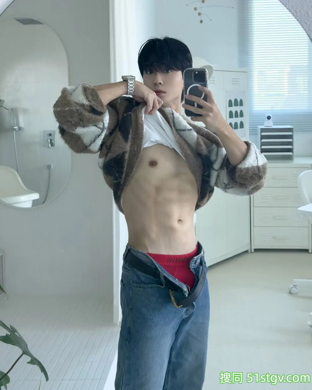 白白净净的小奶狗，爱健身，身材超好 - 51虹马