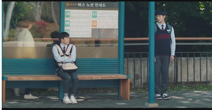 《2班李喜舒》校园纯爱三角恋-51虹马