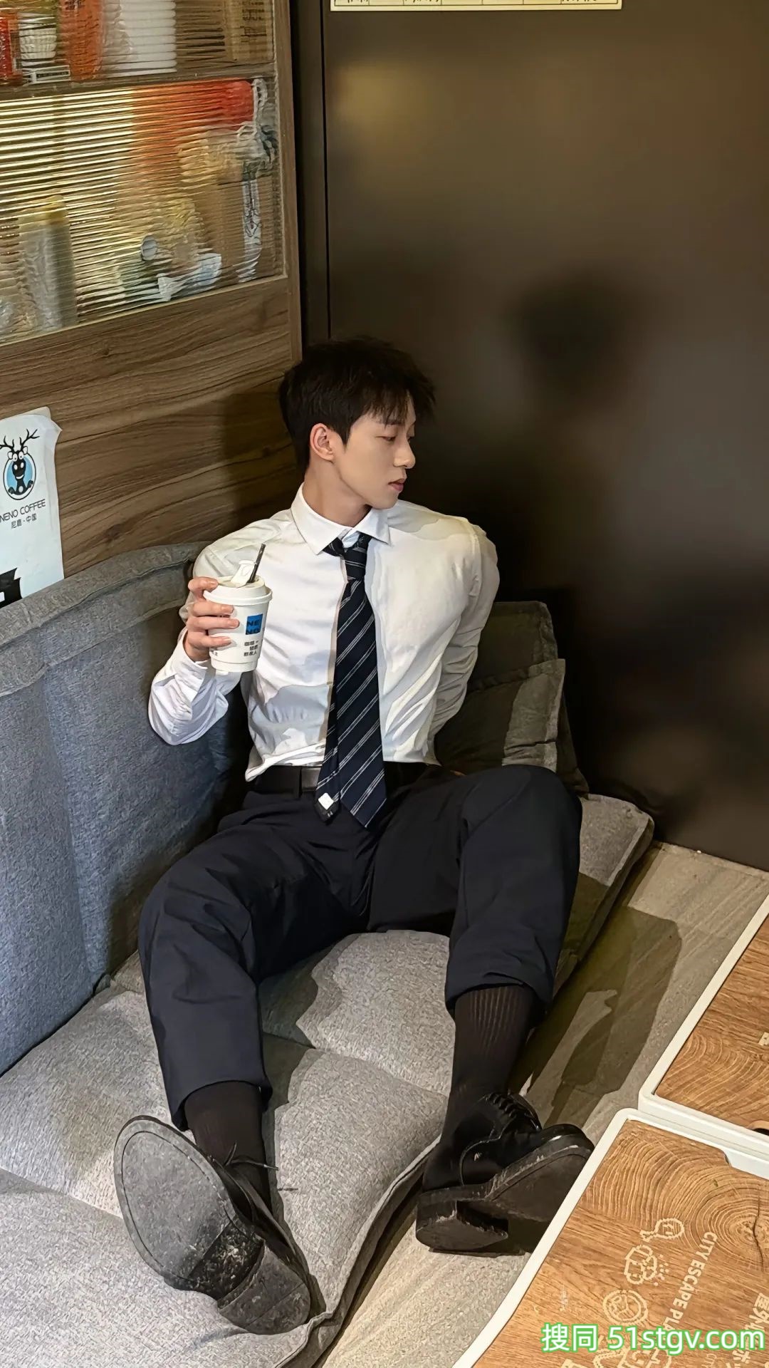 【帅哥图集】正装小哥哥，于航麟 - 51虹马