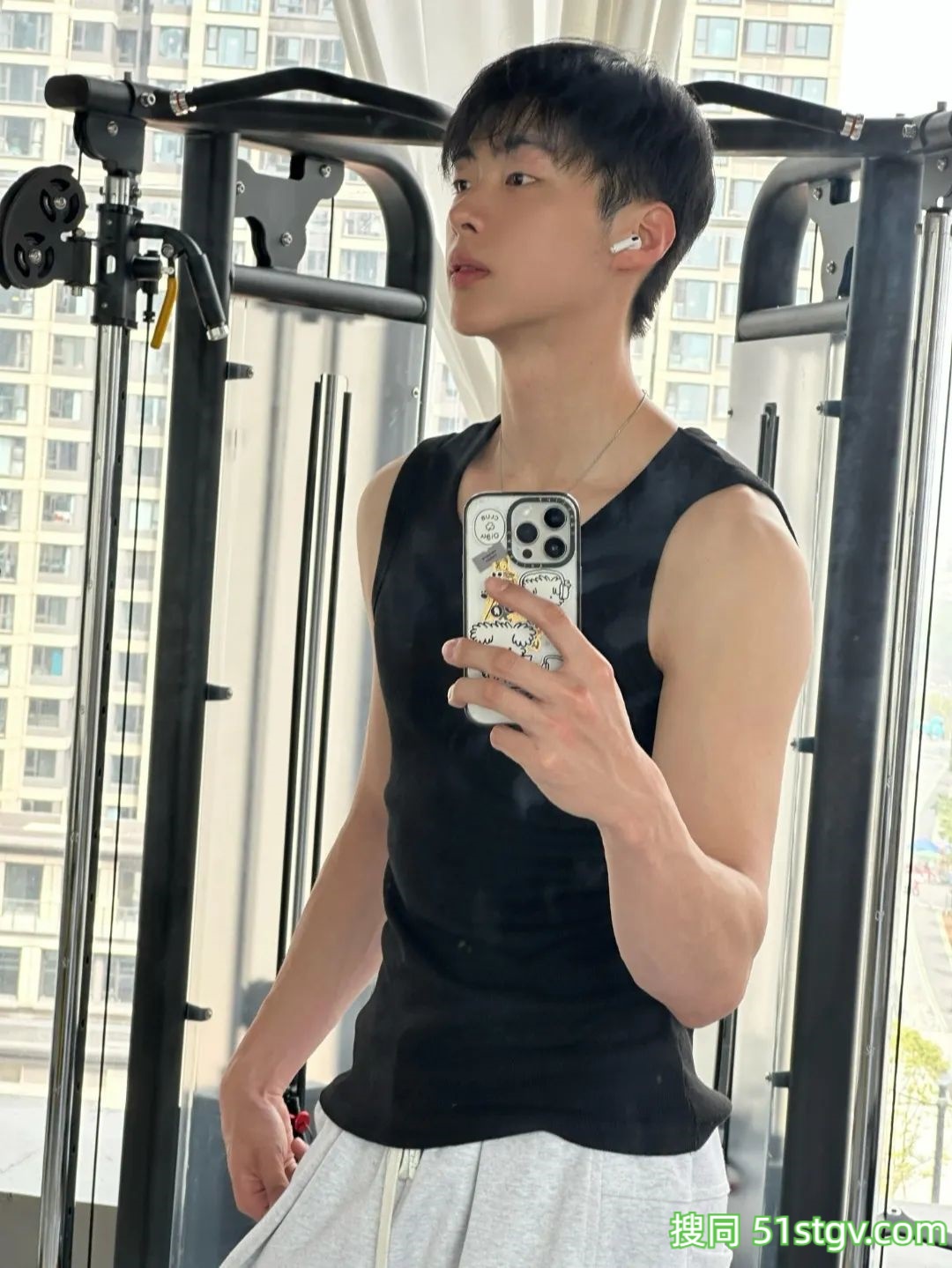 阳光腹肌男孩，潮气蓬勃的青春 - 51虹马