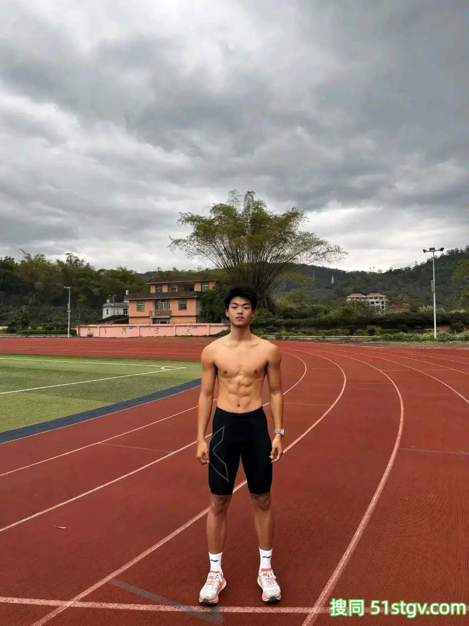 体育生的训练日常 - 51虹马