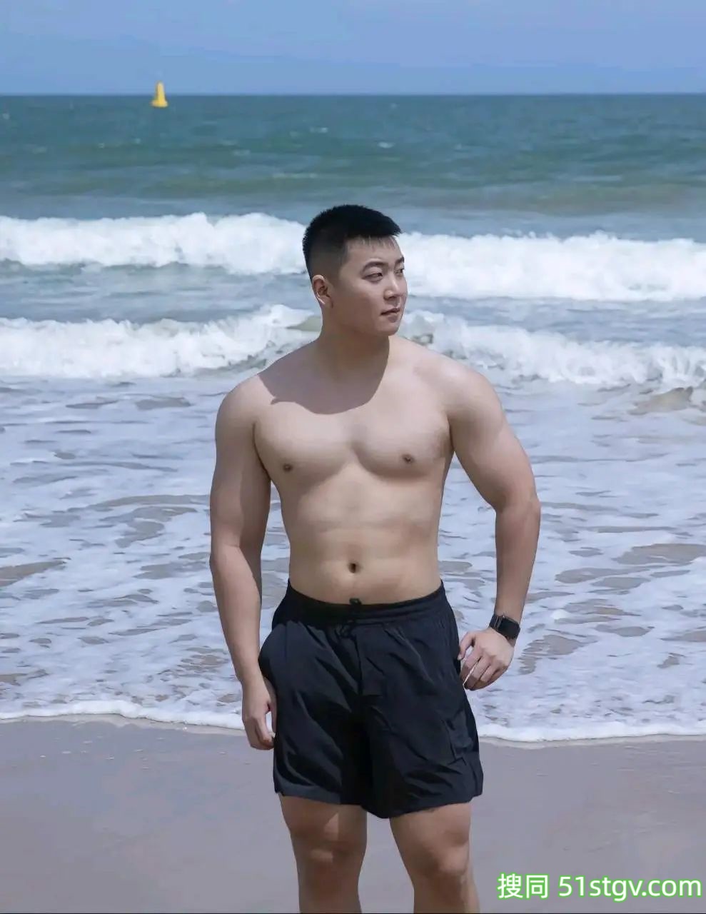 地铁遇到壮壮帅帅的小哥哥 - 51虹马