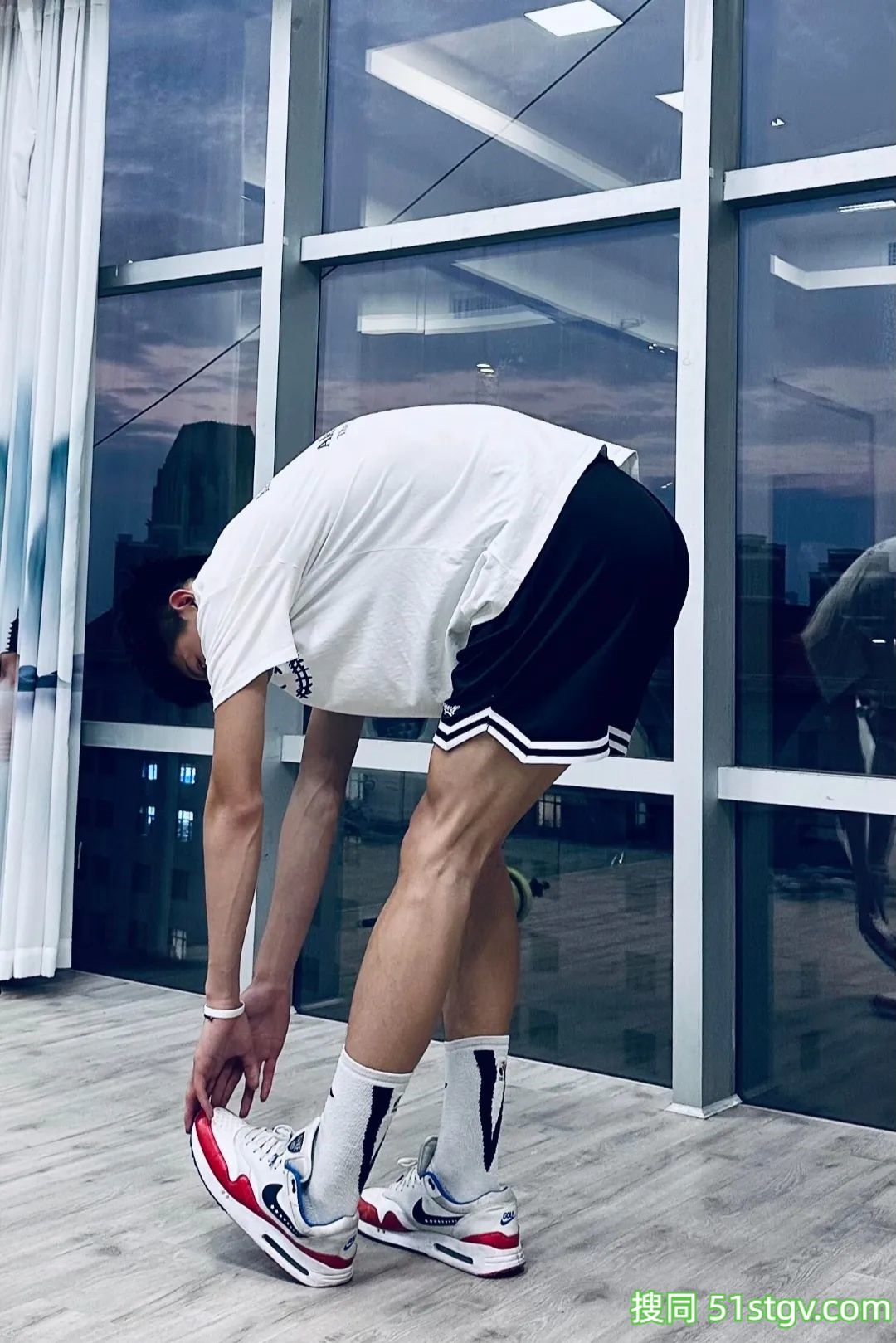 大长腿帅哥，体育生 - 51虹马