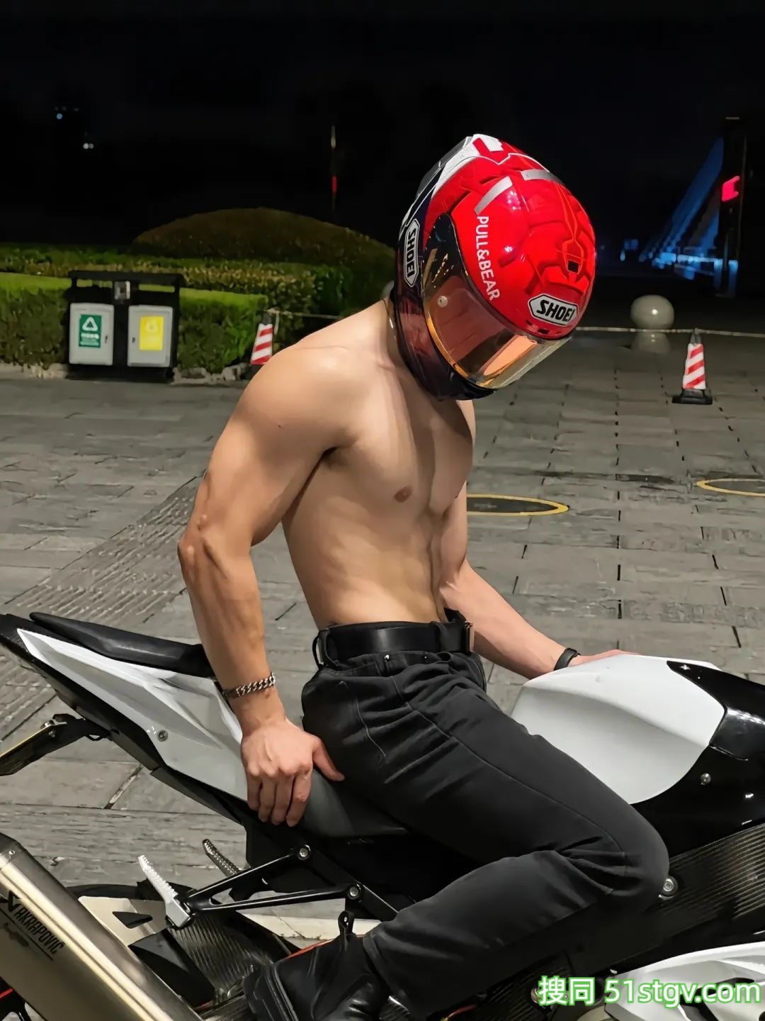 机车男孩，宽肩窄腰-51虹马