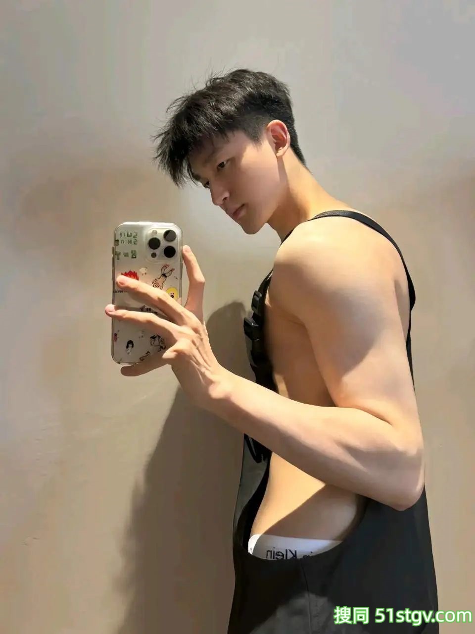 高颜值帅哥，一眼万年的那种 - 51虹马