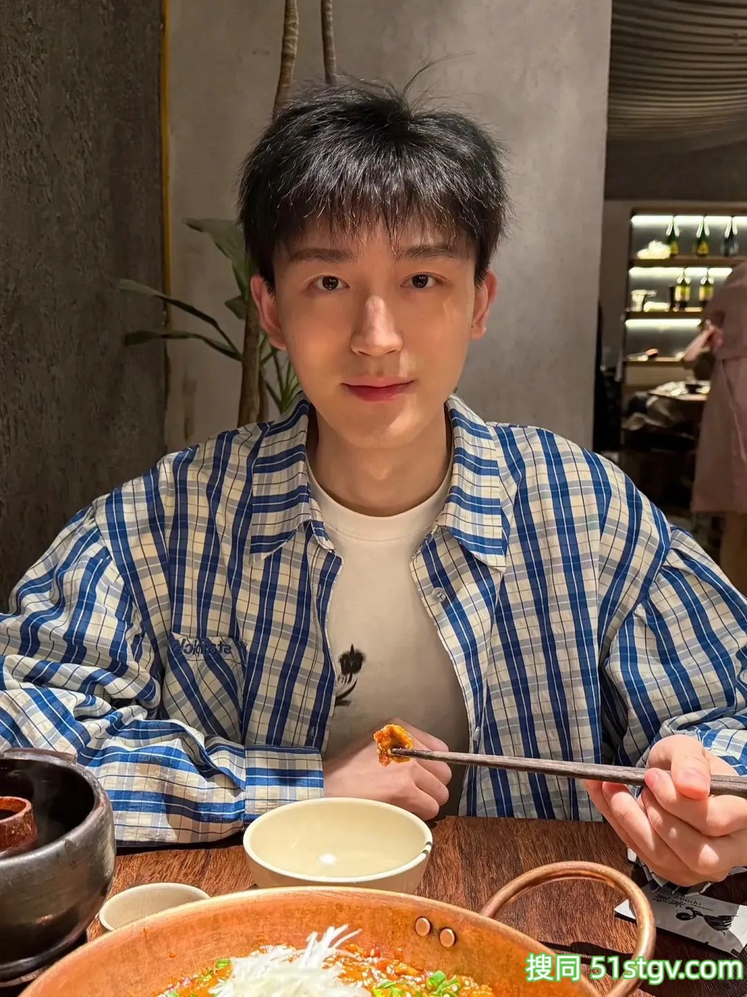 高颜值帅哥，一眼万年的那种 - 51虹马