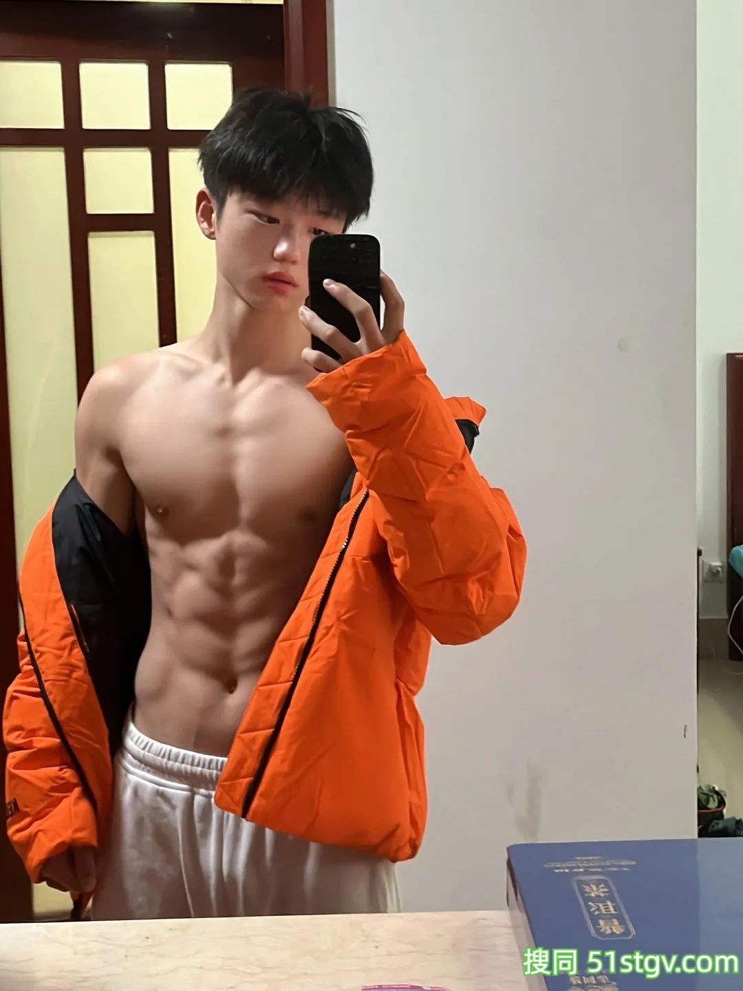 童颜巨肌，帅帅的小哥哥，还是运动员 - 51虹马