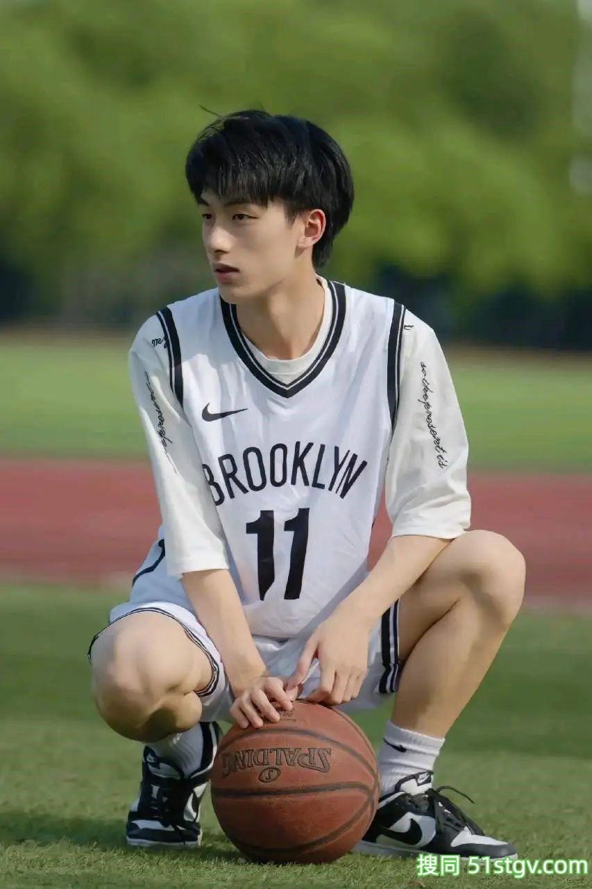 青纯帅气男大，小昊同学 - 51虹马