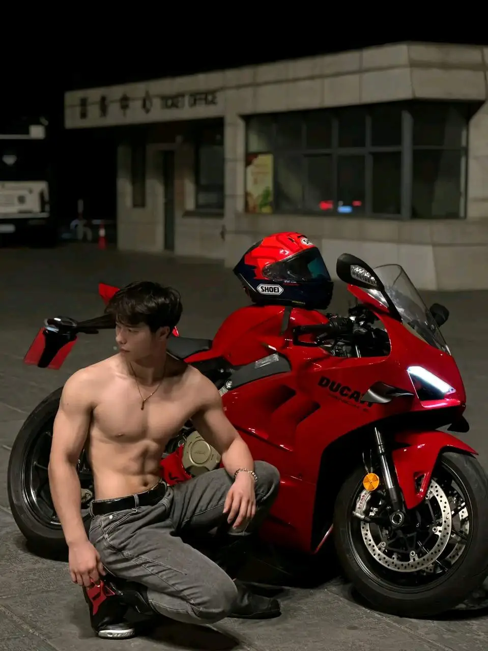 机车男孩，宽肩窄腰 - 51虹马