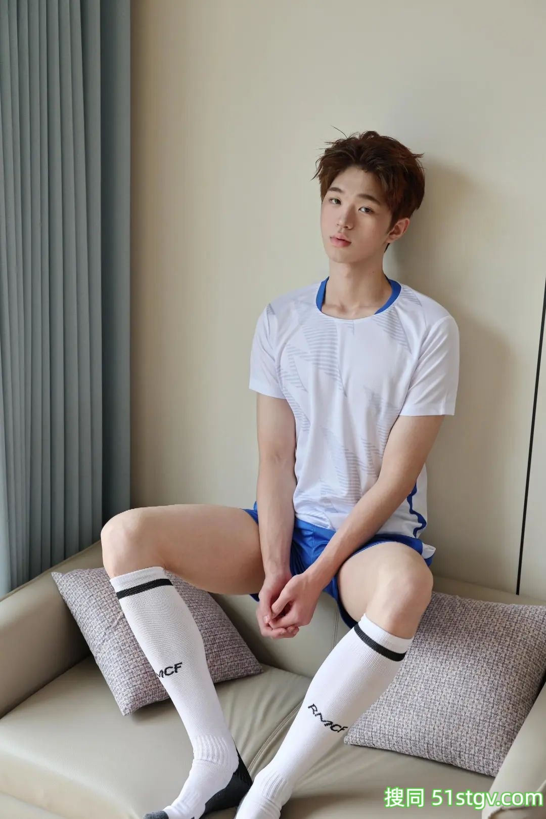 191CM穿足球服的男大，腿好长 - 51虹马