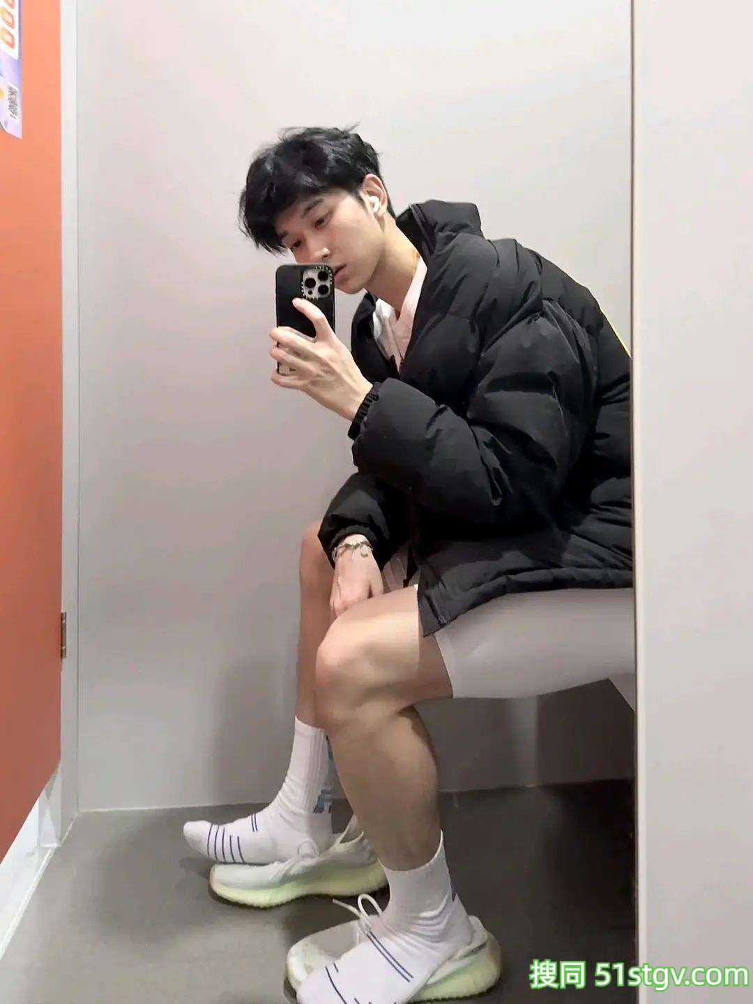 瘦瘦的腹肌小哥哥 - 51虹马