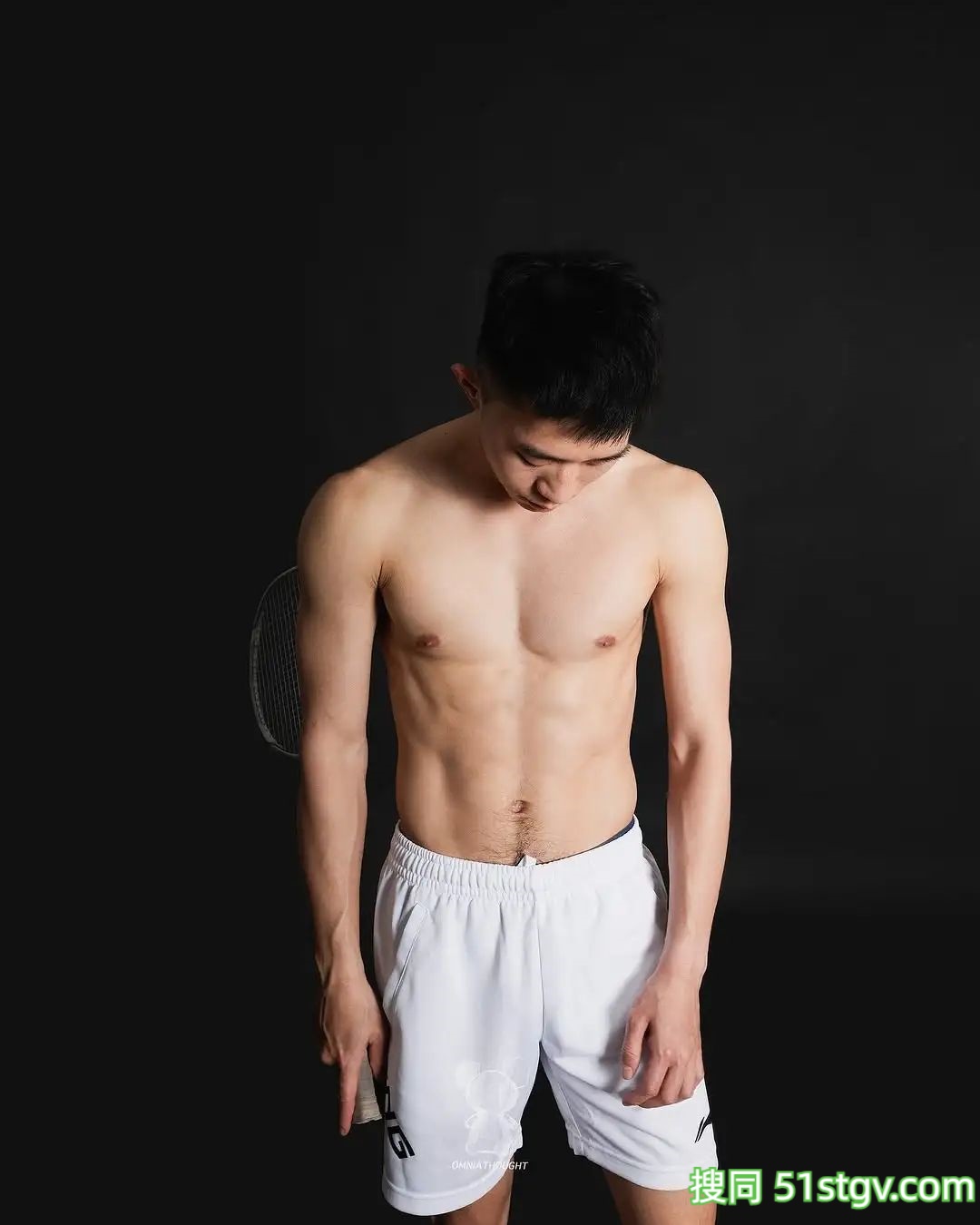 憨憨的阳光爱笑的男孩子 - 51虹马