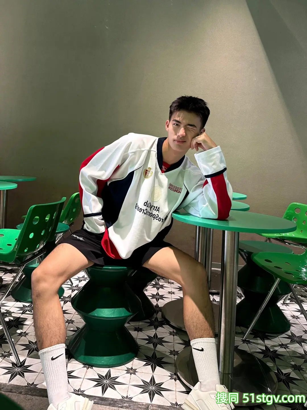 188cm可狼可奶黑皮体育生-51虹马