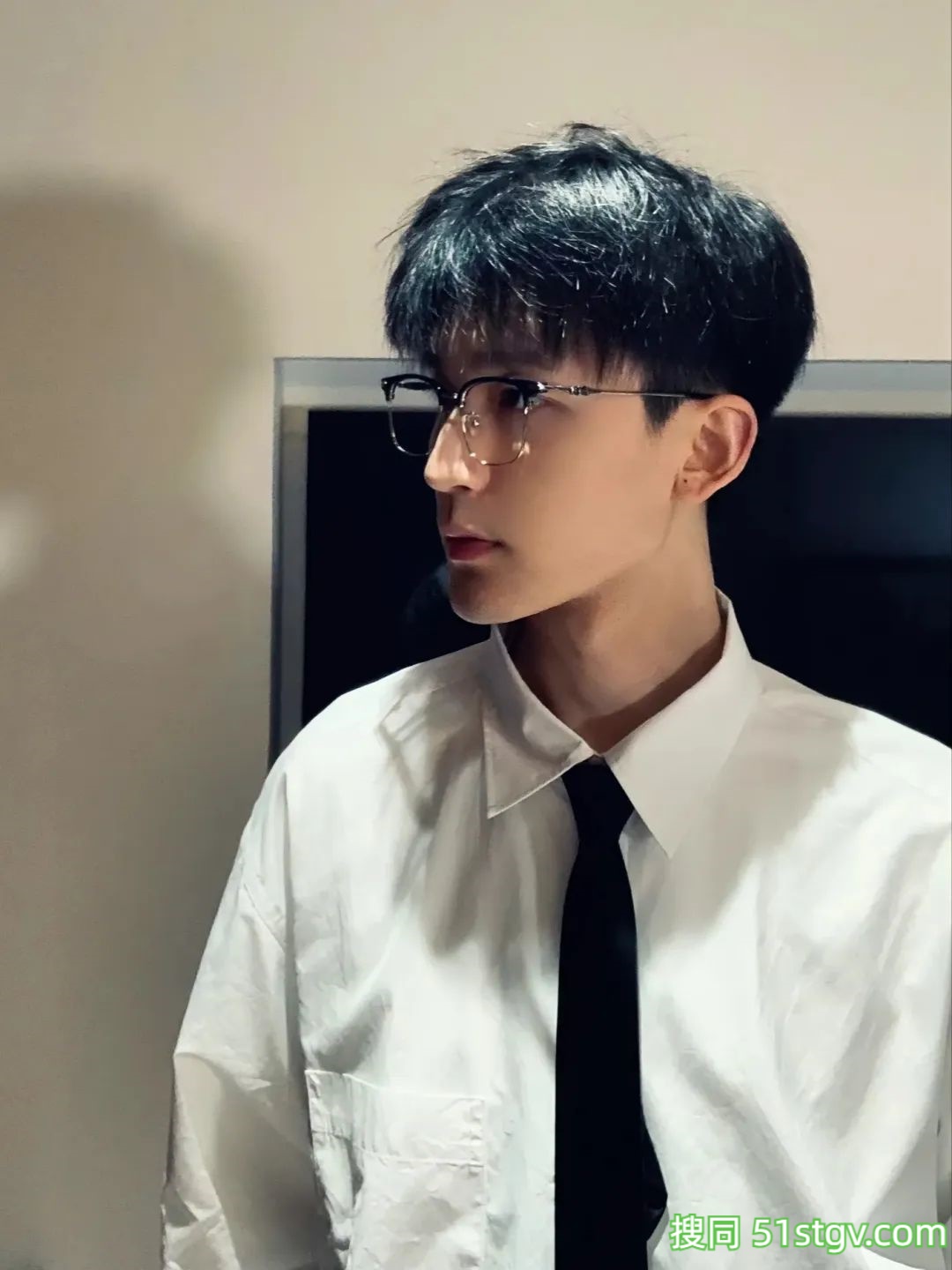 高颜值帅哥，一眼万年的那种-51虹马