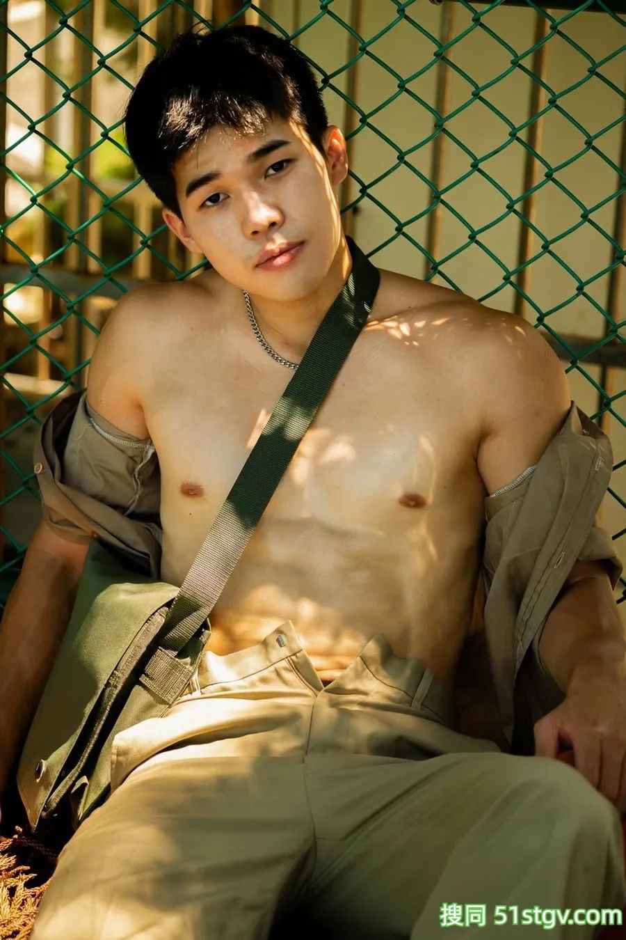 腹肌学长，有点泰国男生的风格 - 51虹马