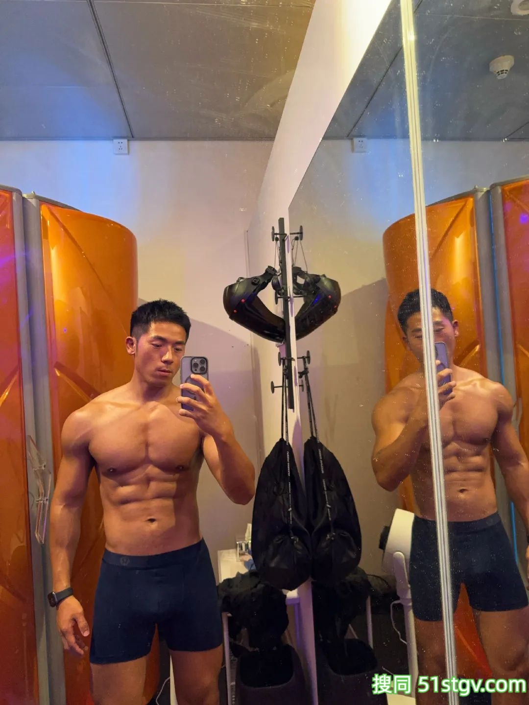 推特爆红的黑皮肌肉体育生,到底是谁在享用? - 51虹马 推特爆红的黑皮肌肉体育生,到底是谁在享用? - 51虹马