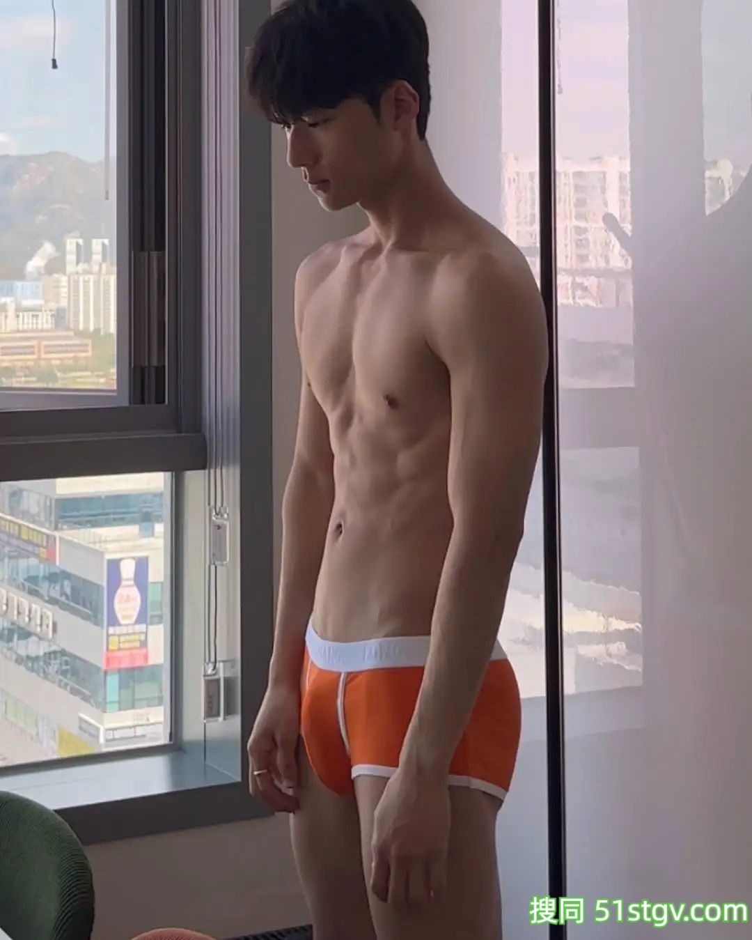 长腿小哥哥，身材正 - 51虹马