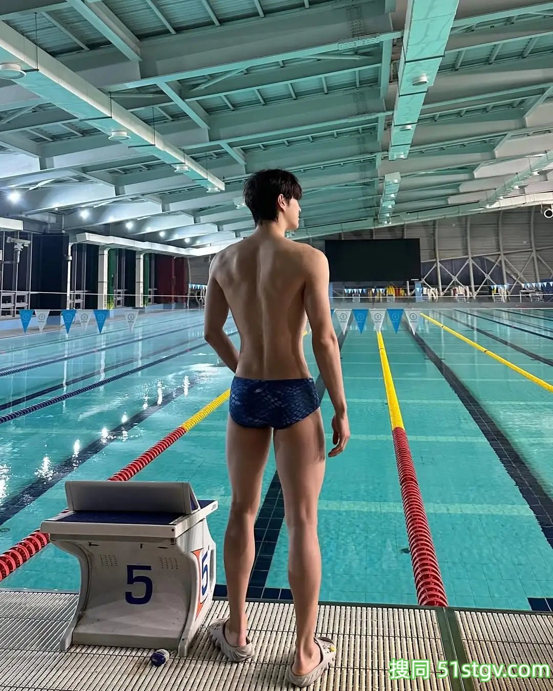 长腿小哥哥，游泳运动员 - 51虹马