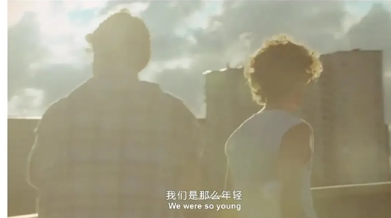 《戴上手套擦眼泪》两个相互喜欢的男孩在绝望与希望中挣扎前行的故事 - 51虹马