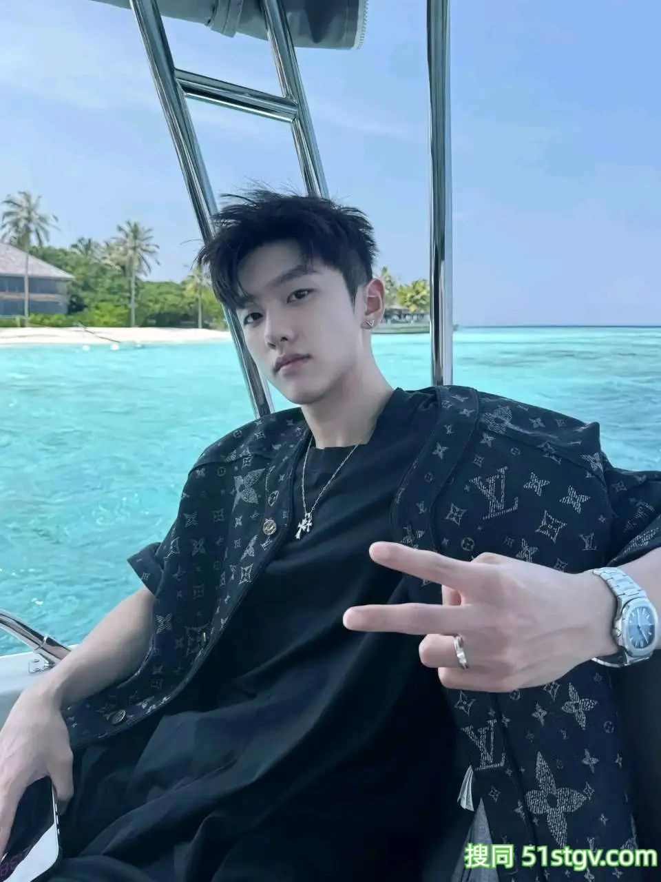 小奶狗有大肌肉 - 51虹马