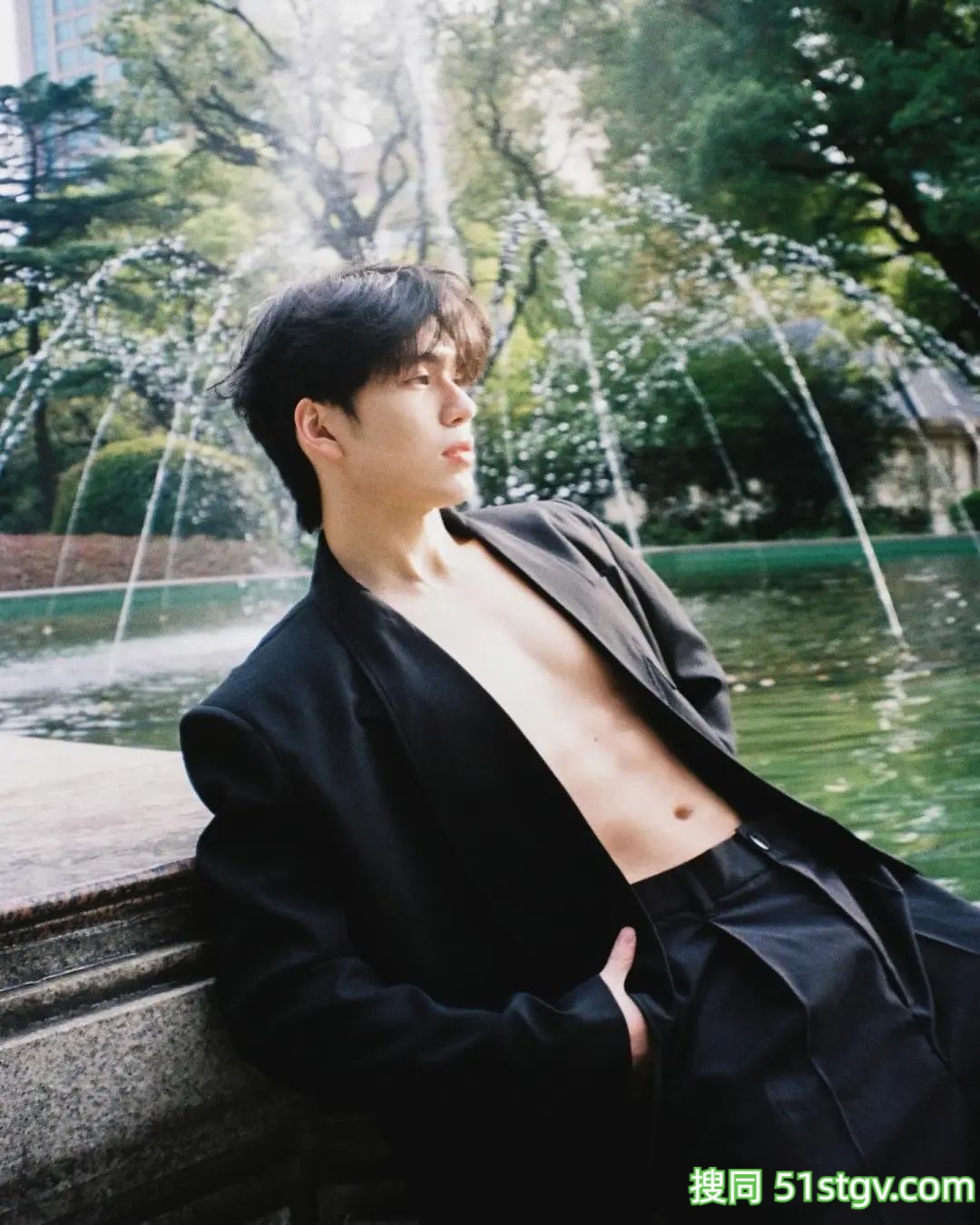 粉粉嫩嫩的，白皙帅哥 - 51虹马