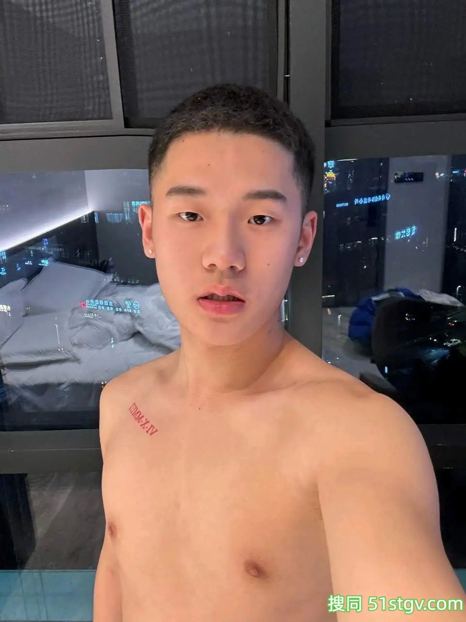 单眼皮小帅哥，有点可爱有点萌帅 - 51虹马