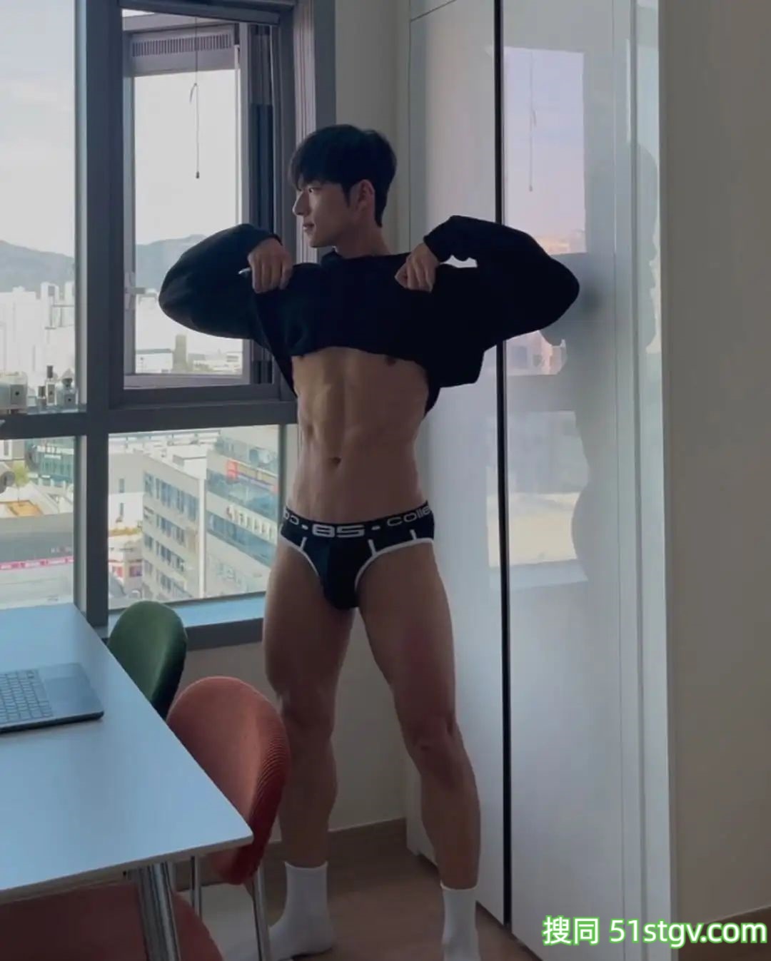 长腿小哥哥,身材正-51虹马