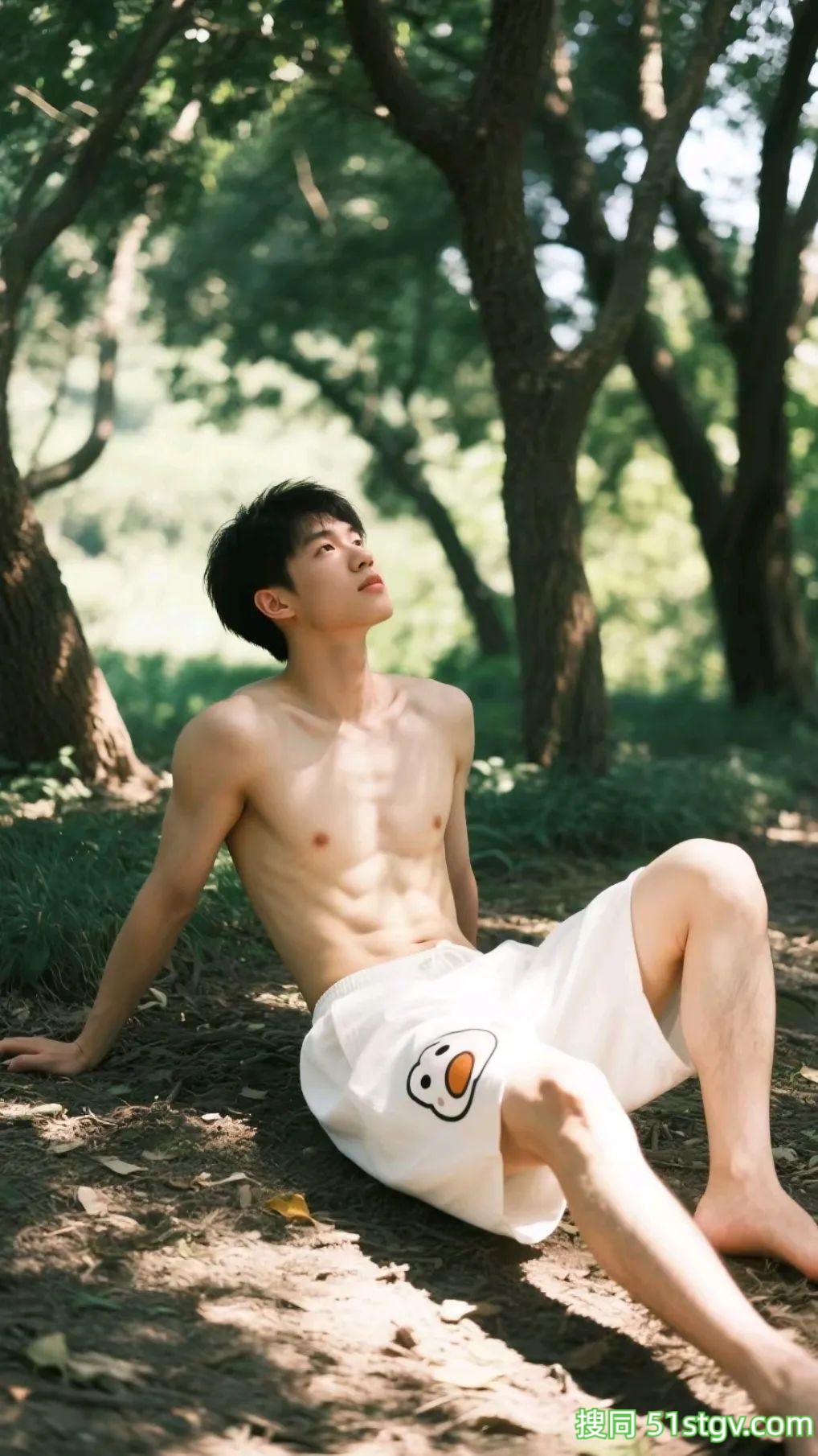 奶白奶白的帅哥，树荫下乘凉-51虹马