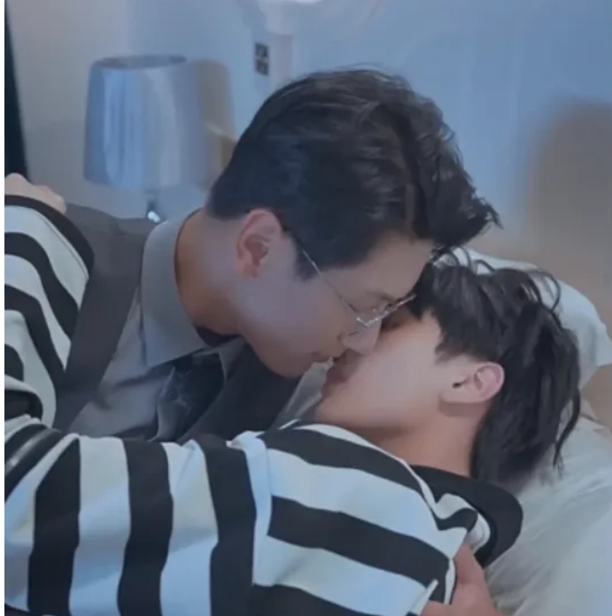 《阴婚霸宠:直男被迫嫁冥王》直男被迫当娇妻,从契约婚姻到双向奔赴-51虹马