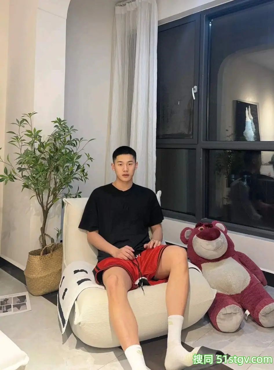 单眼皮小帅哥，有点可爱有点萌帅 - 51虹马