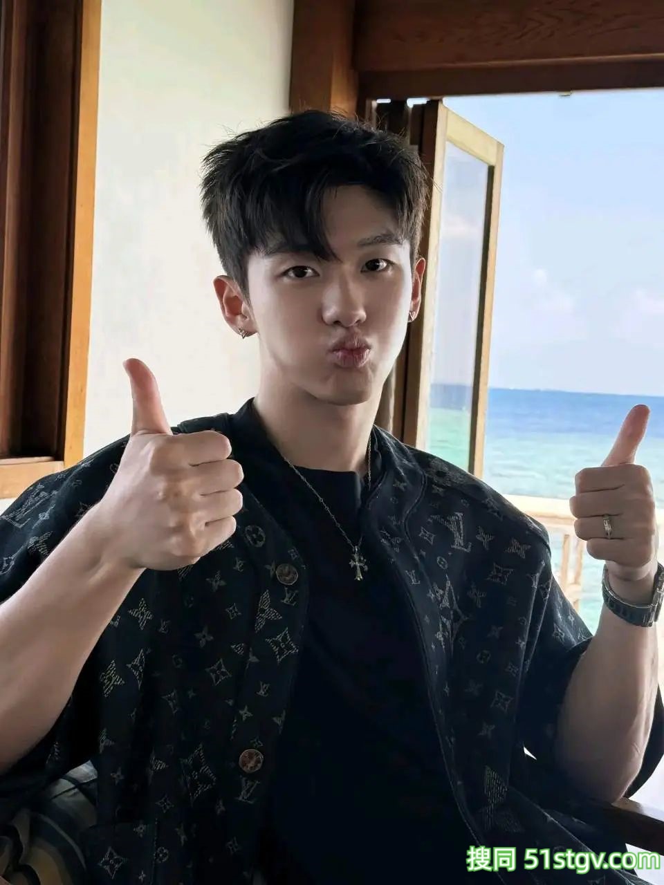 小奶狗有大肌肉 - 51虹马