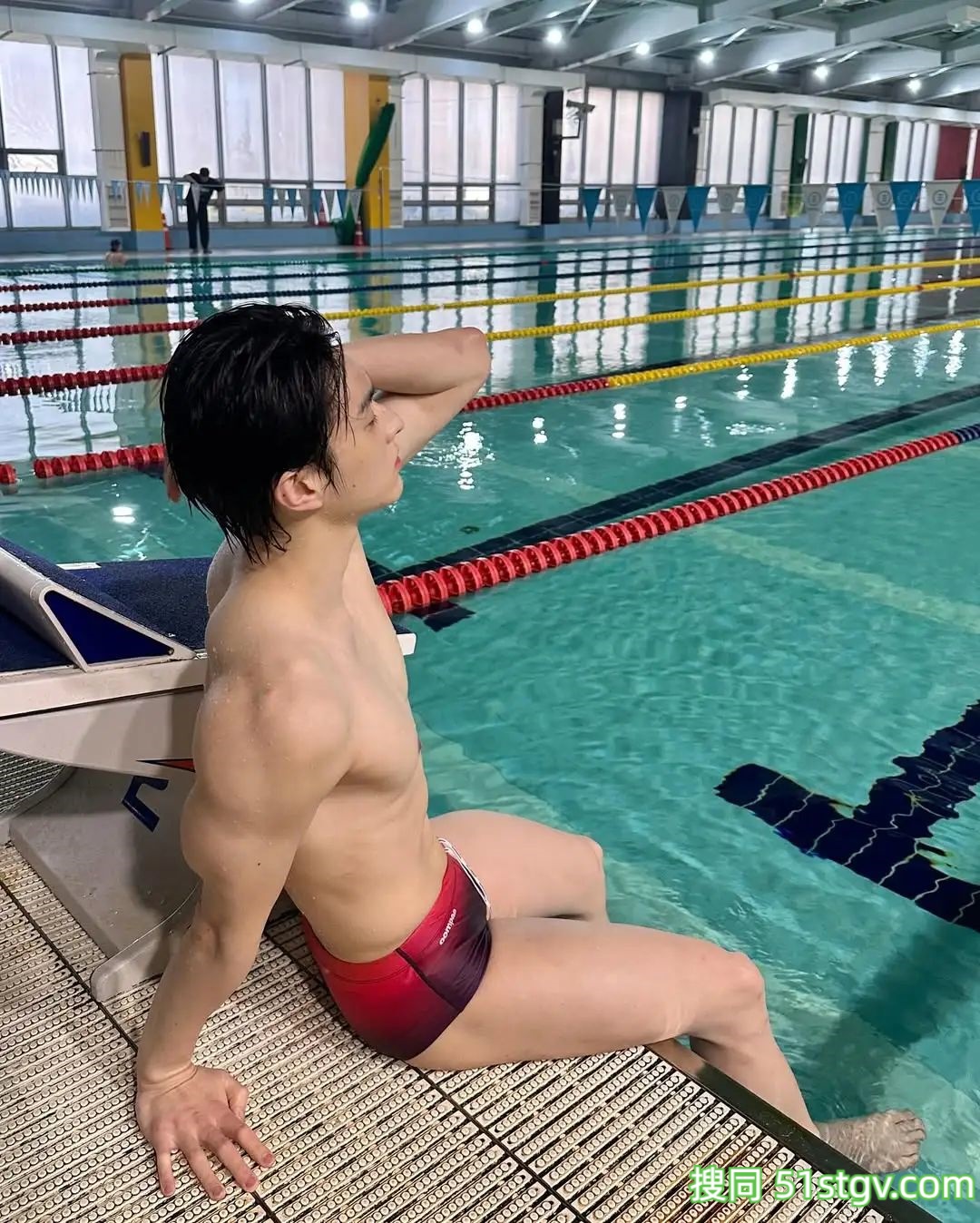 长腿小哥哥，游泳运动员 - 51虹马