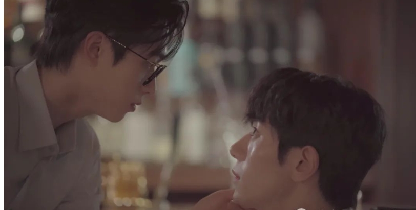 《甜心服务》被家里催婚的情感障碍男民宇x为了钱什么活都接的兼职男宥夏，假戏真做 - 51虹马