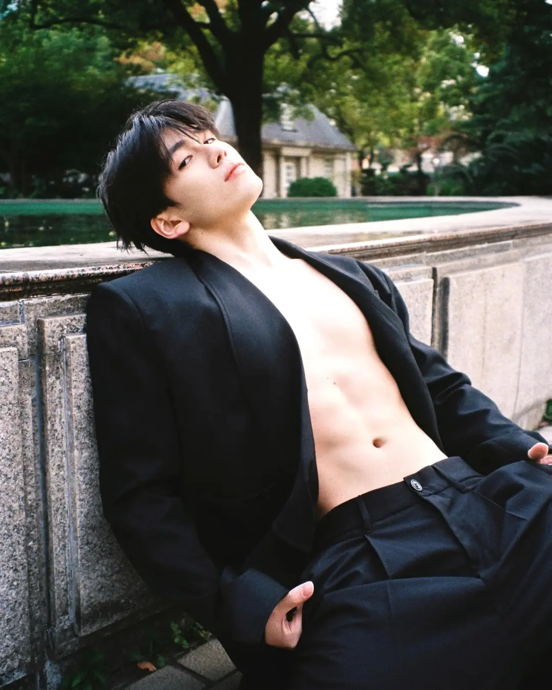 粉粉嫩嫩的，白皙帅哥 - 51虹马