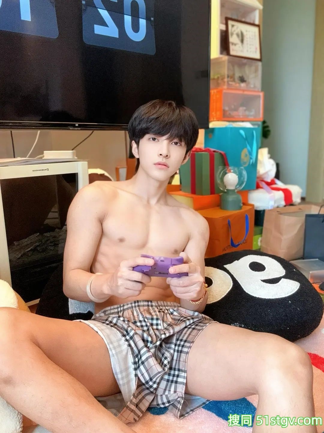 白净帅哥，身材刚刚好的-51虹马