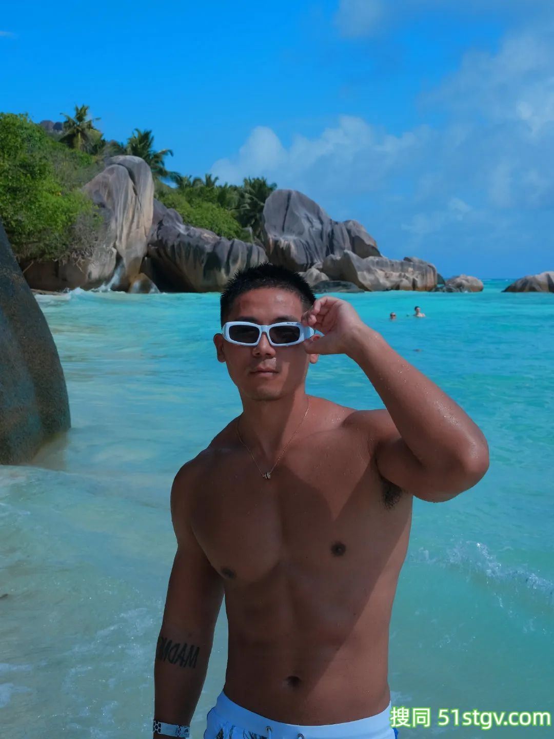 推特爆红的黑皮肌肉体育生,到底是谁在享用? - 51虹马 推特爆红的黑皮肌肉体育生,到底是谁在享用? - 51虹马