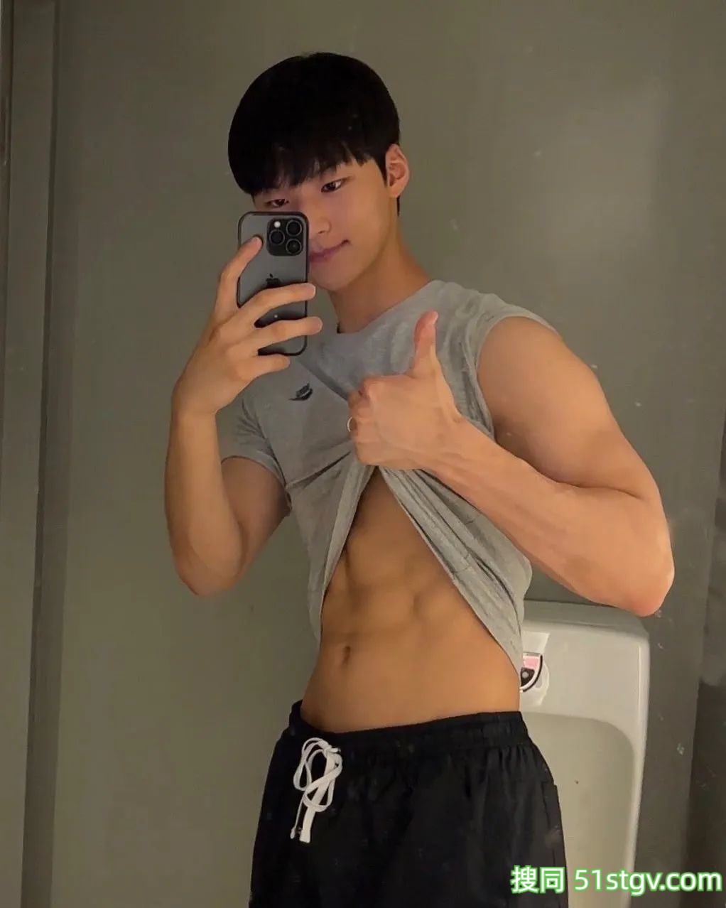 长腿小哥哥，身材正 - 51虹马