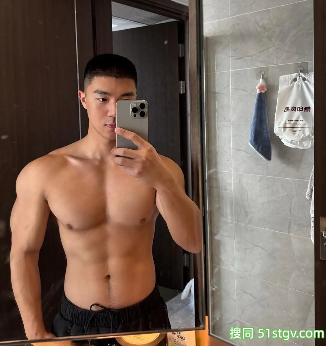 黑皮肉壮小哥哥 - 51虹马