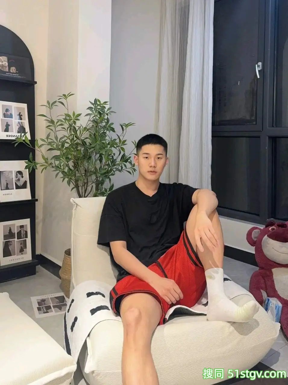 单眼皮小帅哥，有点可爱有点萌帅 - 51虹马