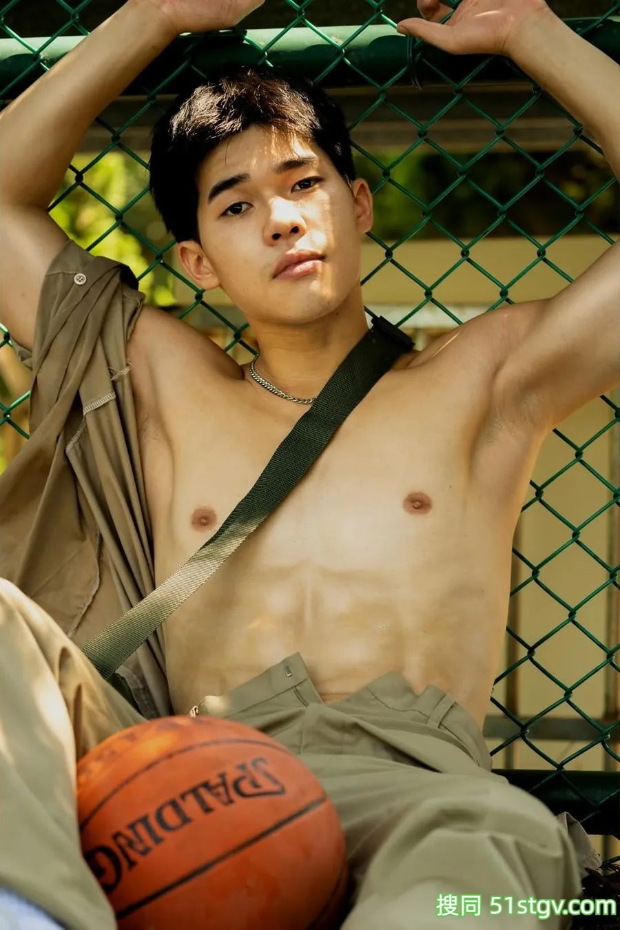 腹肌学长，有点泰国男生的风格 - 51虹马