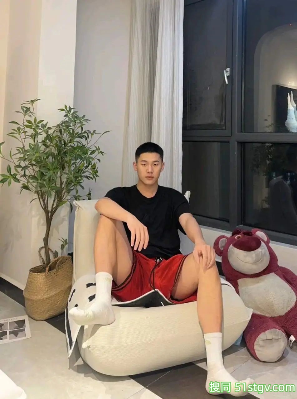 单眼皮小帅哥，有点可爱有点萌帅 - 51虹马