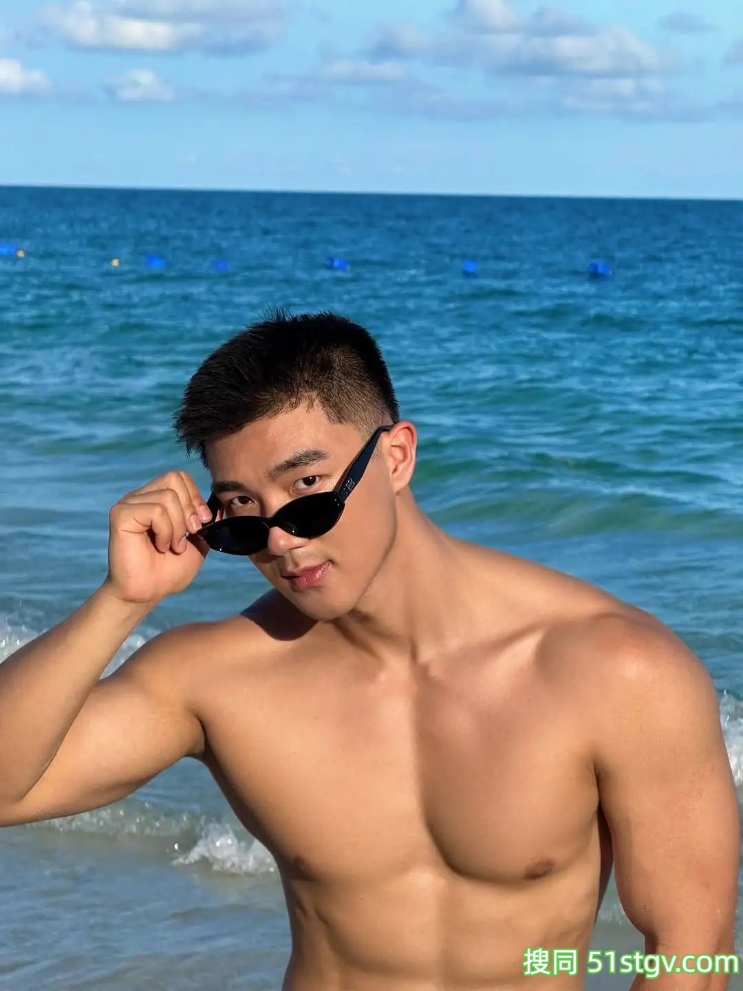 黑皮肉壮小哥哥 - 51虹马