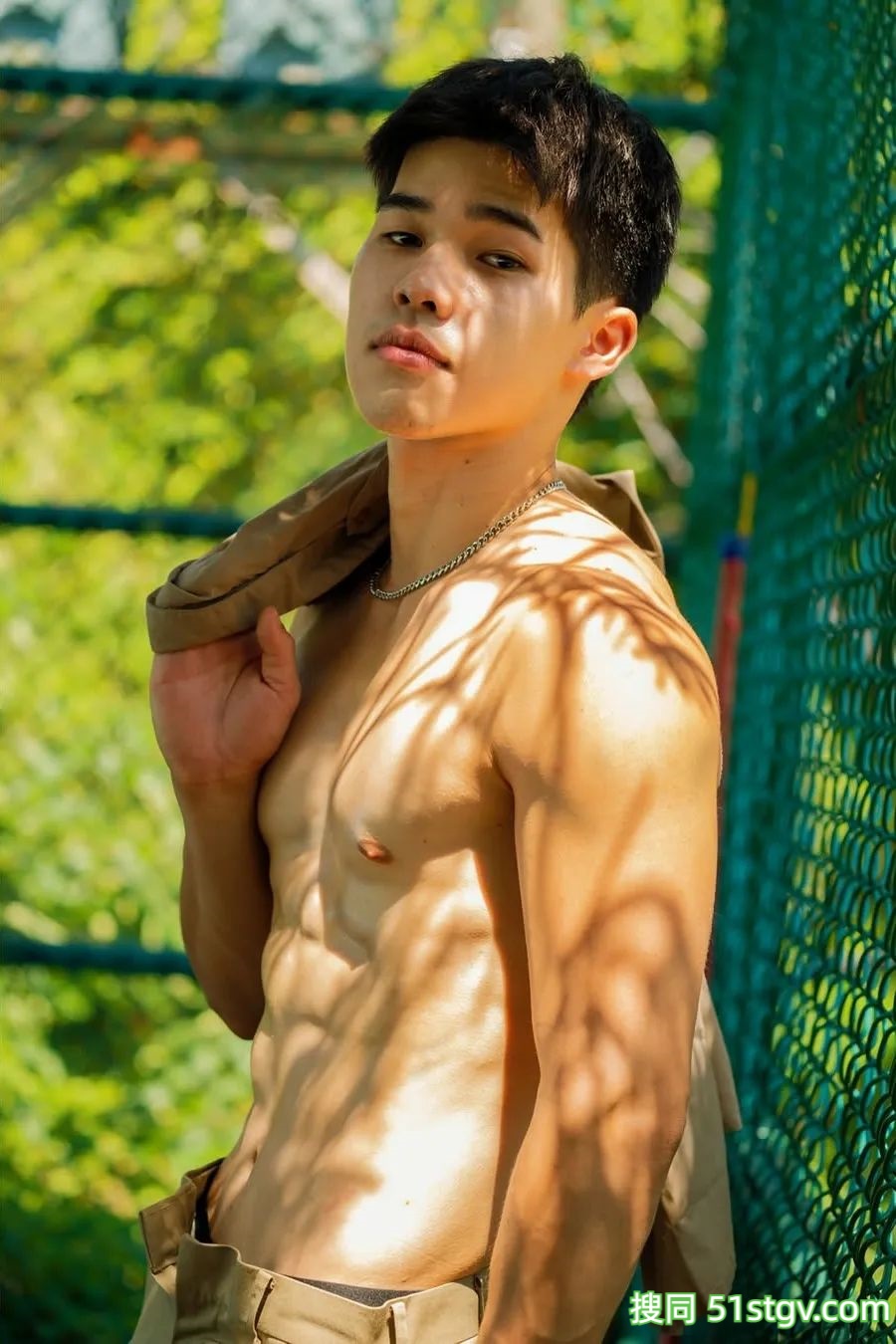 腹肌学长，有点泰国男生的风格 - 51虹马