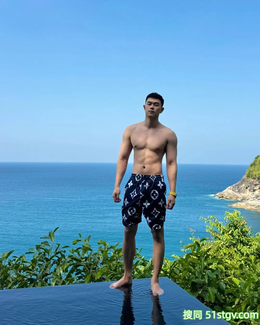 脂包肌帅哥哥的度假日常-51虹马